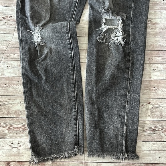 Lucky Brand High Rise Drew Mom Button Fly Jean Fredericksburg Ct Distressed Grey - Picture 6 of 14